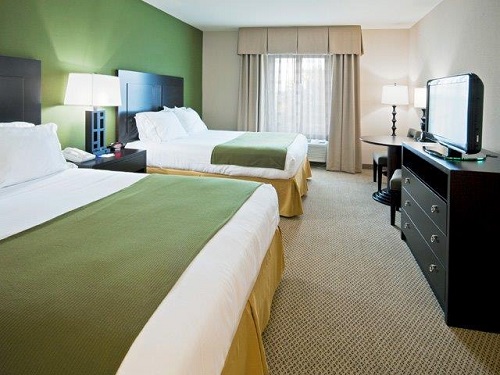 Holiday Inn Express Marathon room
